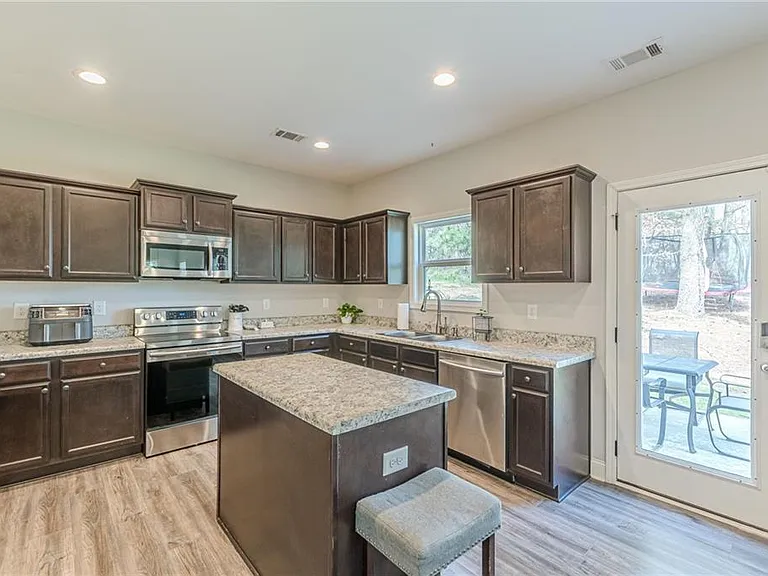 123 Mulberry Dr — Photo 19