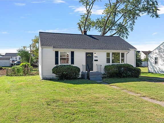 3rd image of 2517 Carlisle Ave