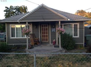 935 NE Cedar St, Roseburg, OR