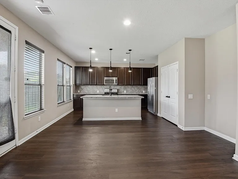 16515 Williamstown Dr — Photo 10