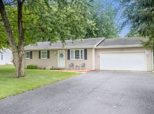 1041 Suzy St, Sandwich, IL 60548