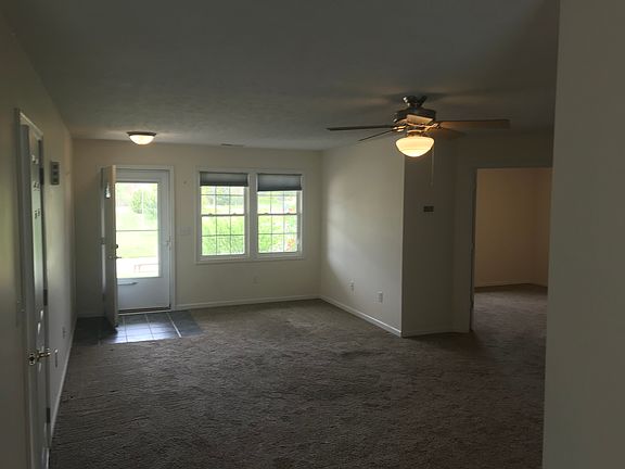 Open living kitchen, dining area