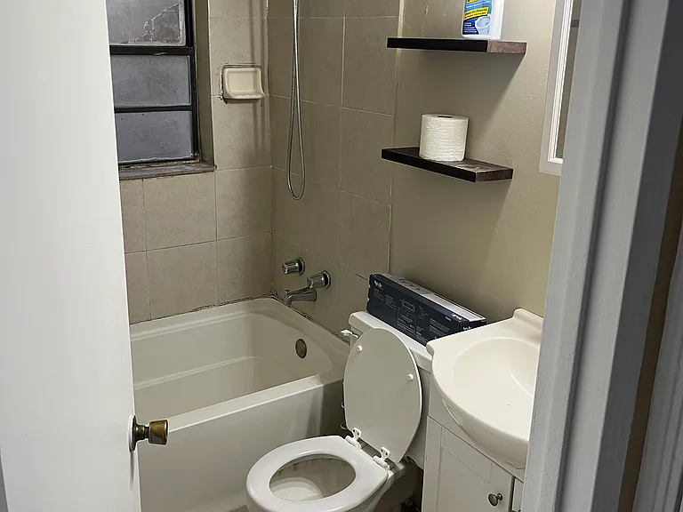 1616 Lakeside Dr — Photo 7