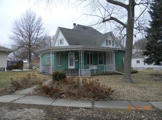 36 Maple St, Saunemin, IL 61769