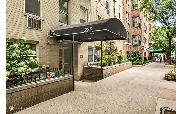 Rented by Douglas Elliman | media 16