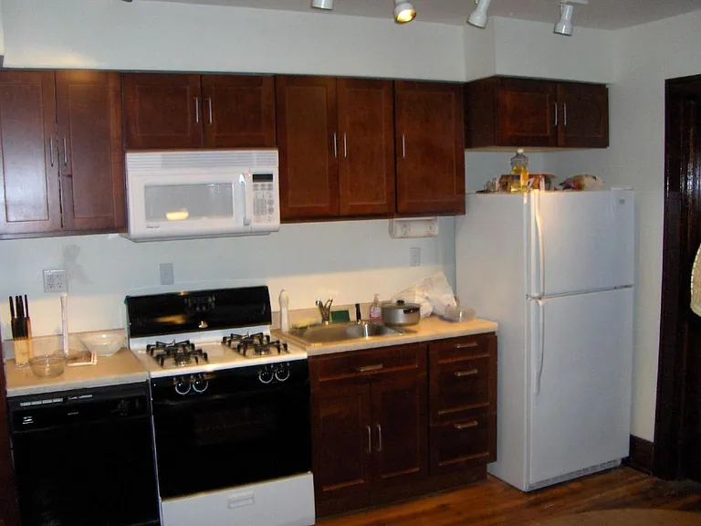 2360 Chickasaw St — Photo 4