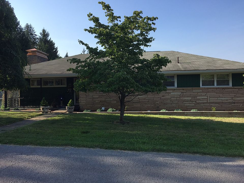1st image of 212 W Olive St
