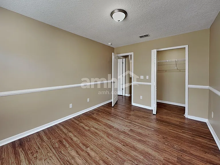 1907 Seatonham St — Photo 17