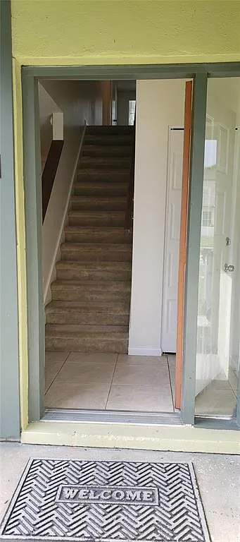 3 bed, 2.0 bath, 1407 sqft, $2,095 — Photo 2