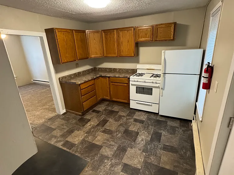 123 E Spring St — Photo 6