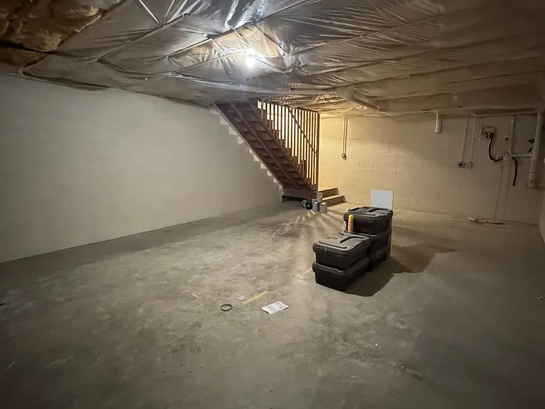 1232 Camelot Ct NE — Photo 19