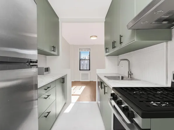 645 West 239th Street image 13 of 14