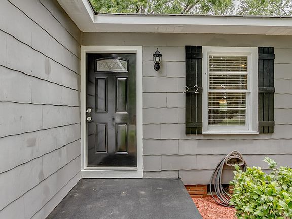 5th image of 92 Brookhaven Dr