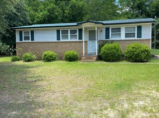 3220 Sarah Glen Dr, Dalzell, SC 29040