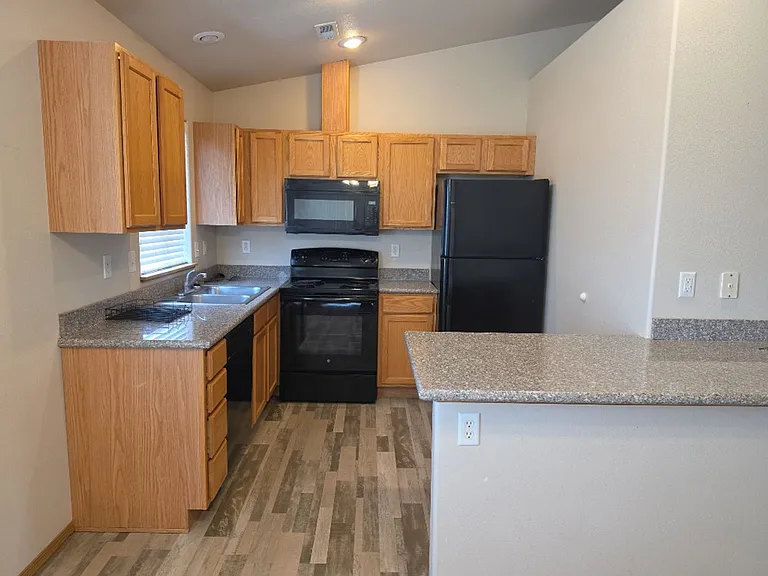 1945 E Wilson Ln — Photo 9