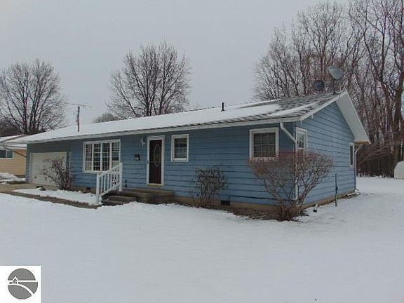 2nd image of 411 2nd St