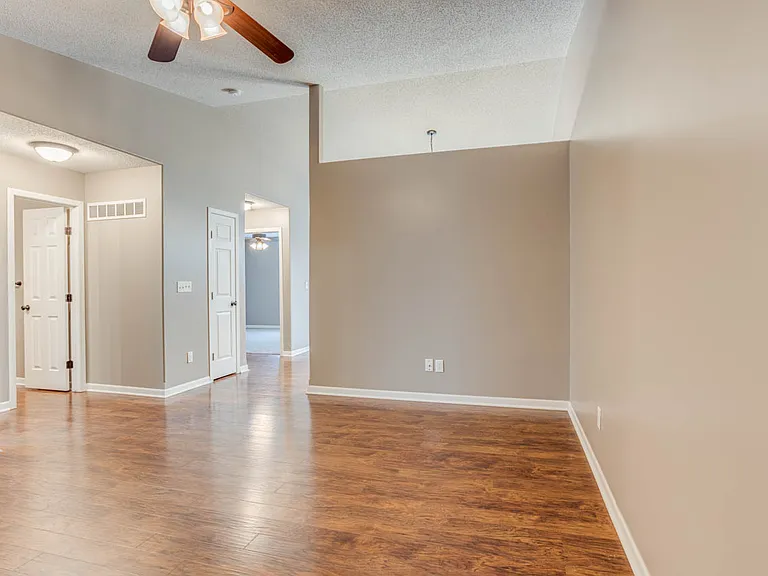 1054 E Karla Ct — Photo 6