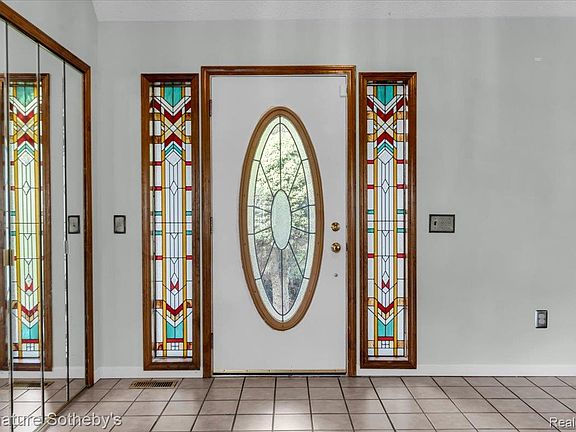 3rd image of 9925 Timothy Ln