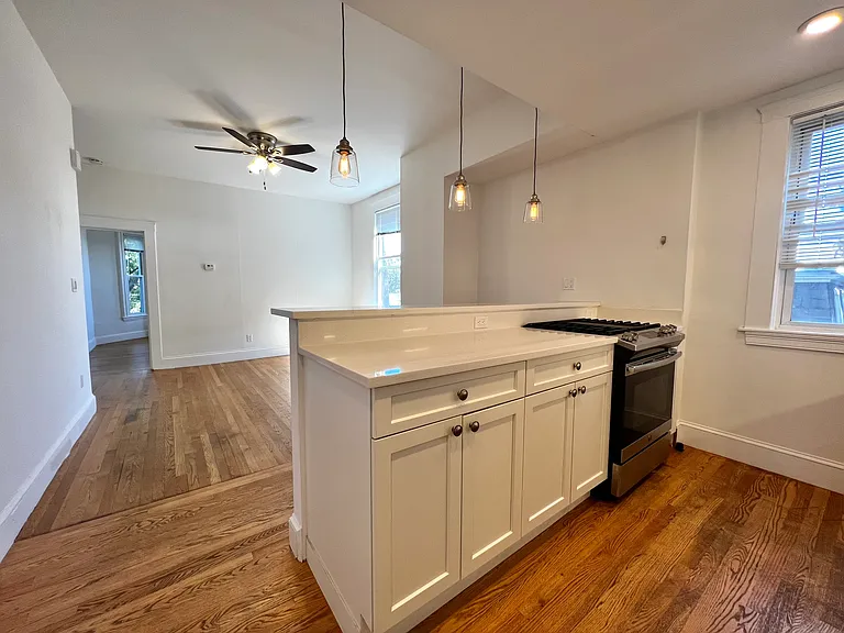 38 Newton St #4 — Photo 5