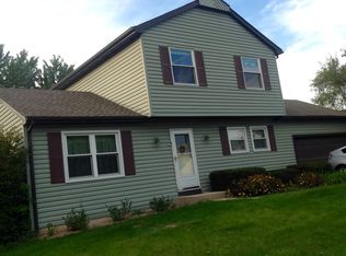 1905 Stanford Dr, Naperville, IL 60565