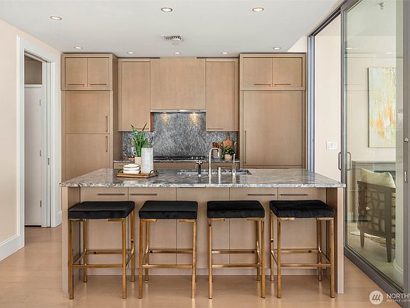 5th image of 1521 2nd Avenue #1400