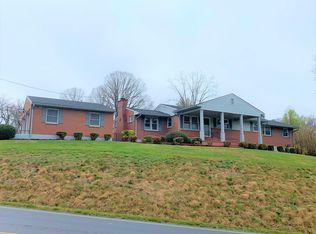 460 Scuffling Hill Rd, Rocky Mount, VA 24151