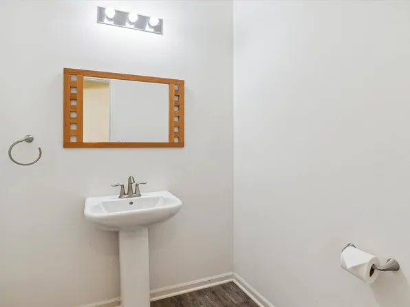 579 Fletcher St, Wixom, MI 48393