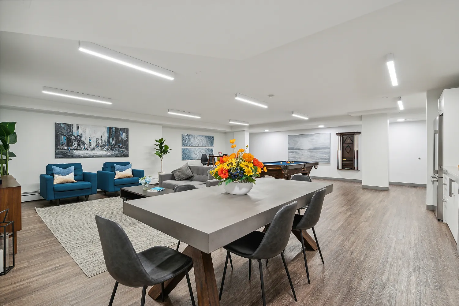 Premier Place — Photo 1