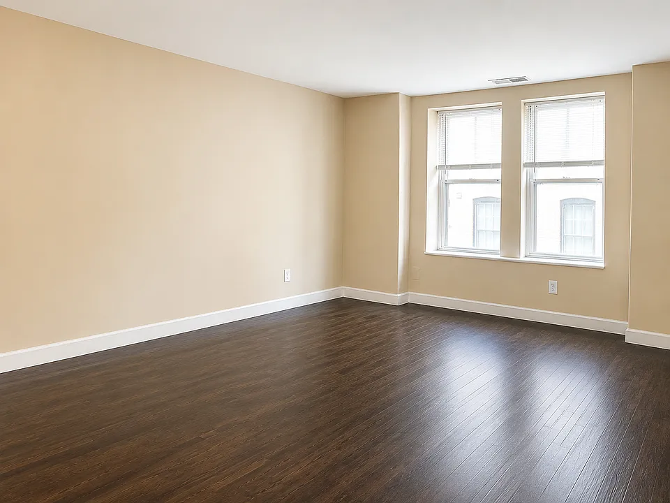 627 Clara Ave #206