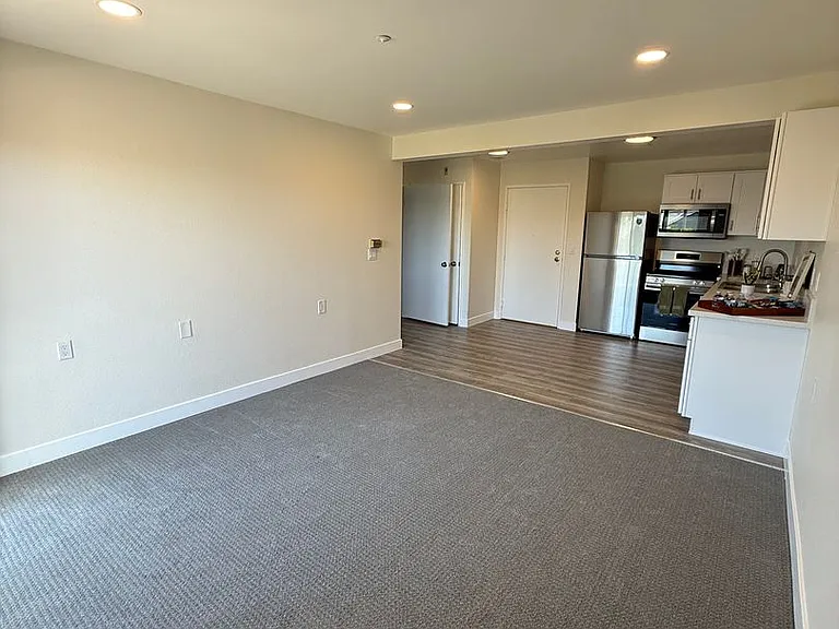 Hawaiian Terrace Apartments — Photo 10