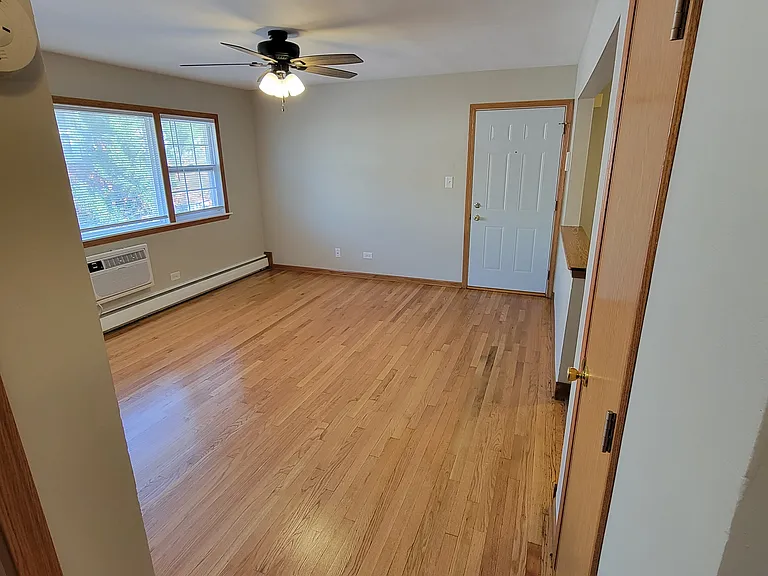 701 Lake St #6 — Photo 3
