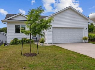 904 Hughes St, Coralville, IA 52241