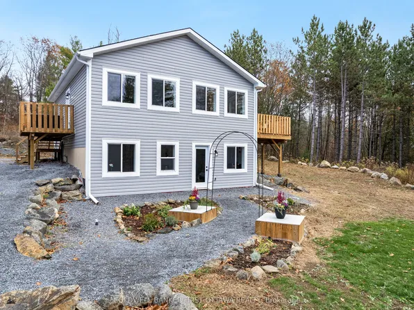 946 French Line Rd, Lanark Highlands, ON K0G 1K0