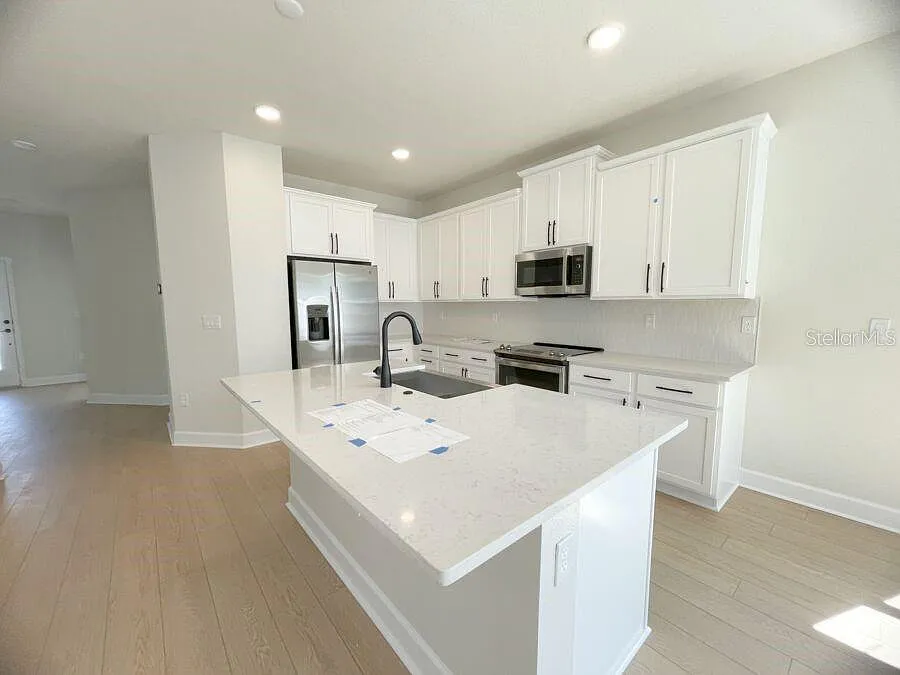 3 bed, 2.5 bath, 1850 sqft, $3,150 — Photo 4