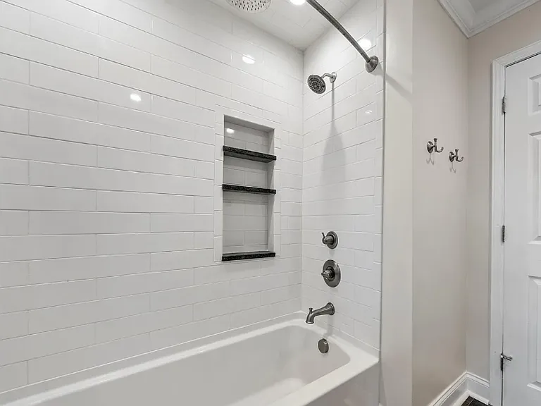 175 Woodstream Cir — Photo 1