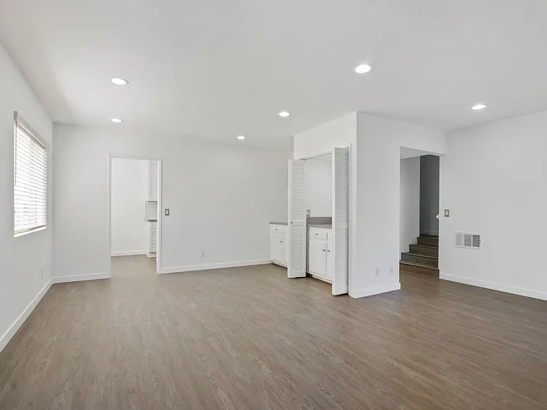 828 18th St in Santa Monica - steps to Montana Ave! — Photo 10
