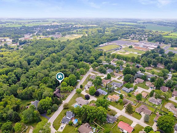 4th image of 8609 W Lincolnshire Dr