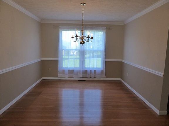 4th image of 308 Berkshire Dr
