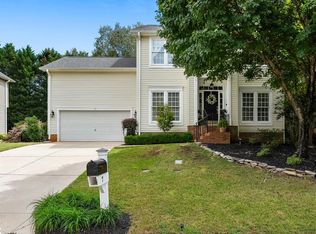 7 S Cedarbluff Ct, Greer, SC 29650