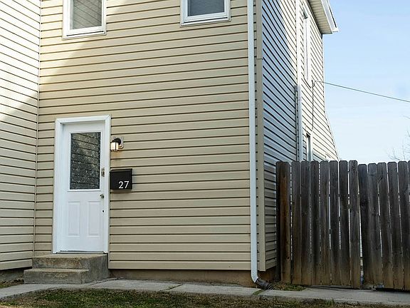 Small front yard just for your unit!