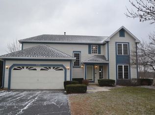 922 Brandt Dr, Lake In The Hills, IL 60156