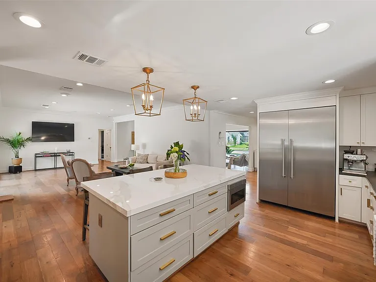 9411 Endicott Ln — Photo 29