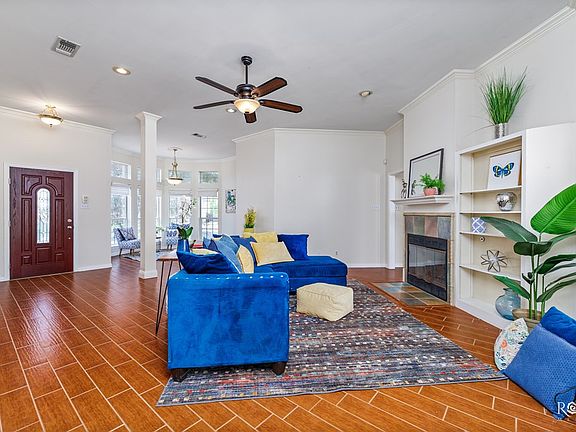 5th image of 6034 Warwick Dr