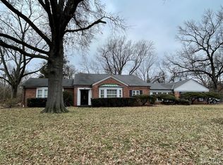 2 Wyndtop Ln, Saint Louis, MO 63141