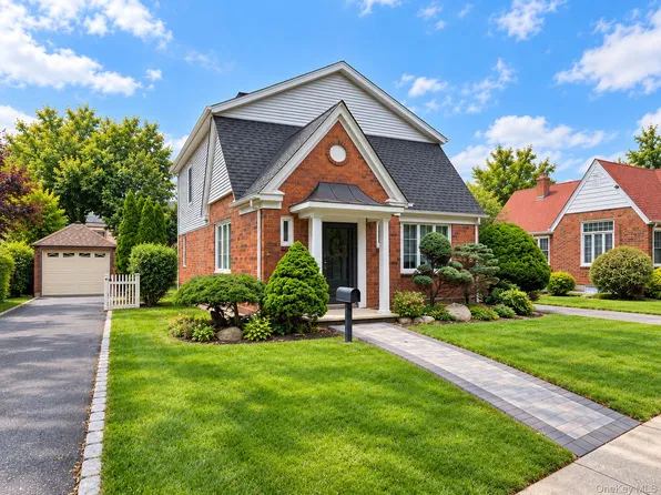 539 Concord Avenue, Williston Park, NY 11596