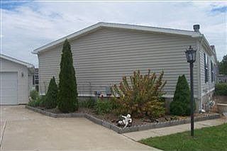 3rd image of 2633 Stoneyridge Dr