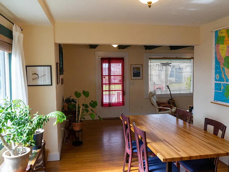 324 NE 84th Ave — Photo 7