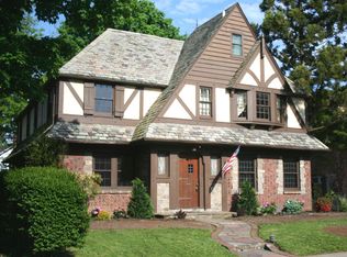 63 Brixton Rd, Garden City, NY 11530