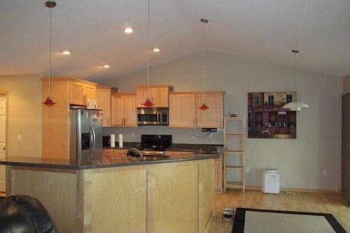 4th image of 1318 NW Bayview Ct