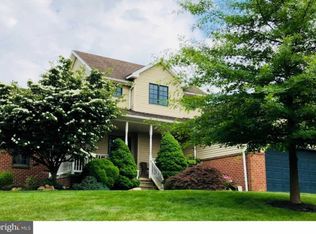 27 N Herbein Dr, Topton, PA